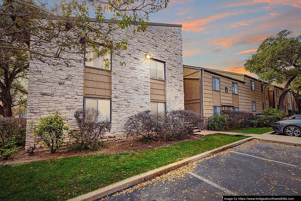 Apartment in Far West