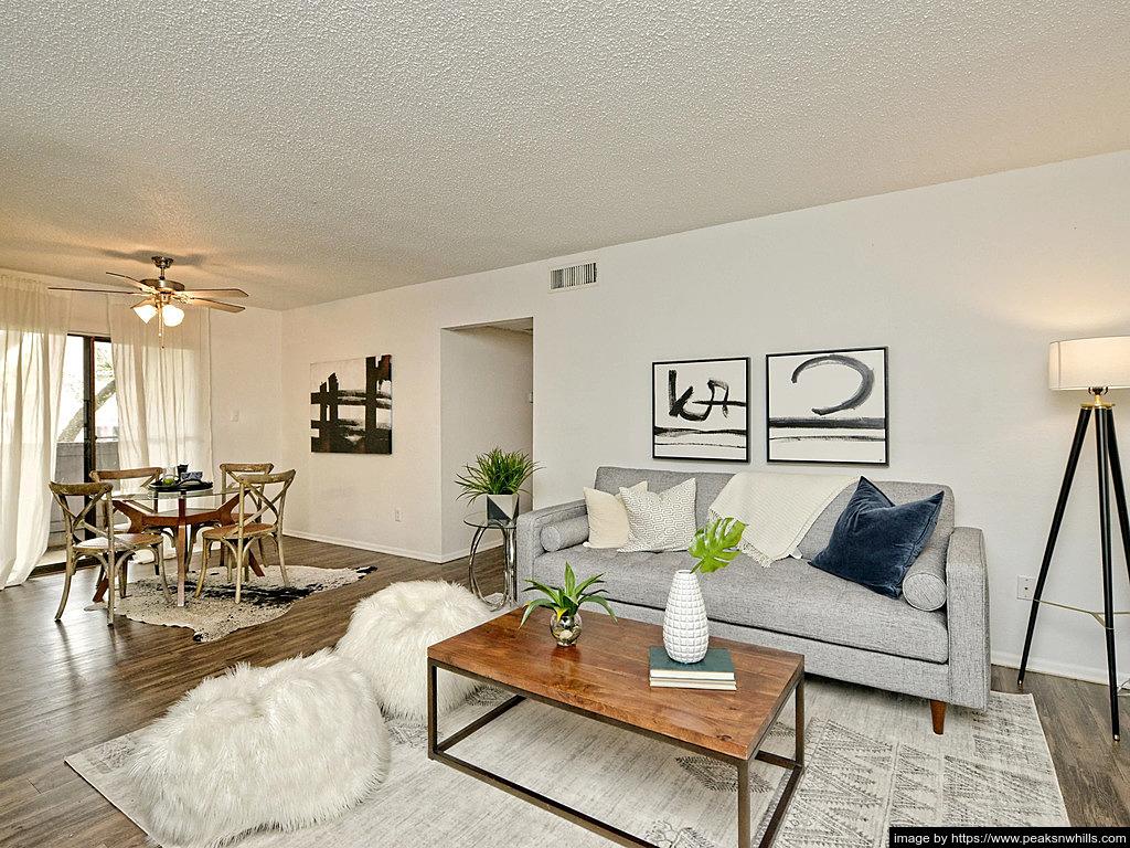 Apartment in Far West