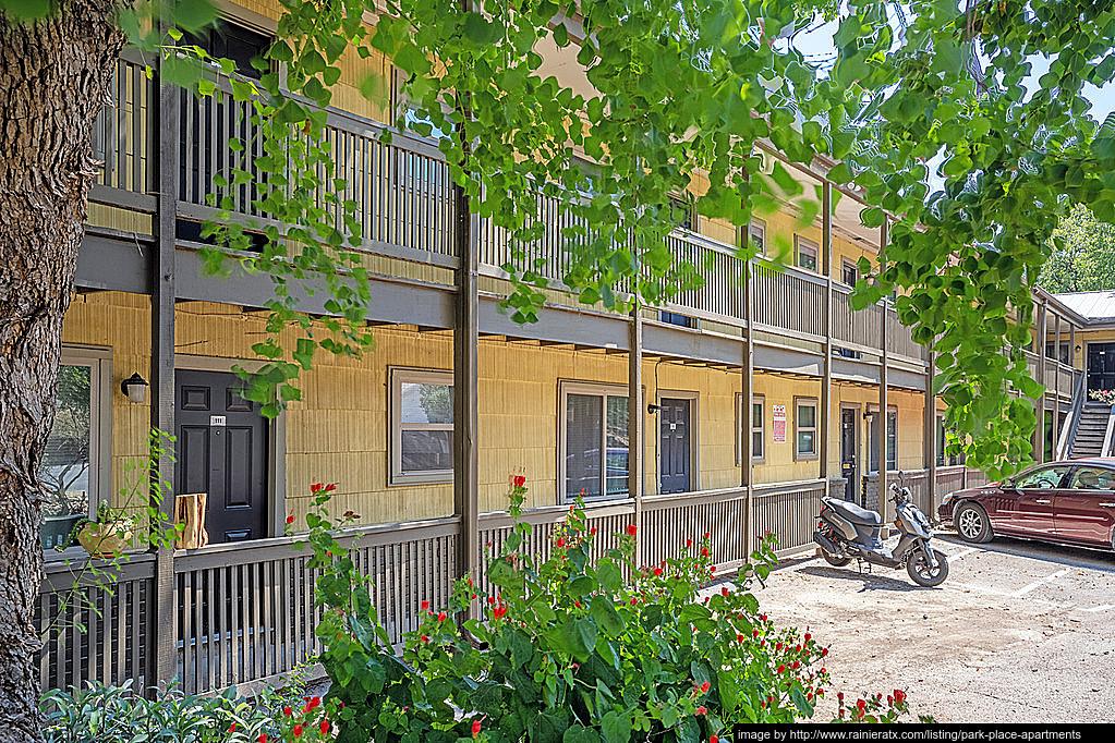 Apartment in Downtown