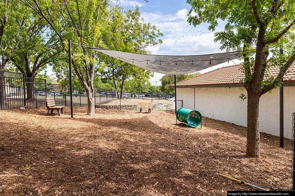 Apartment in Arboretum